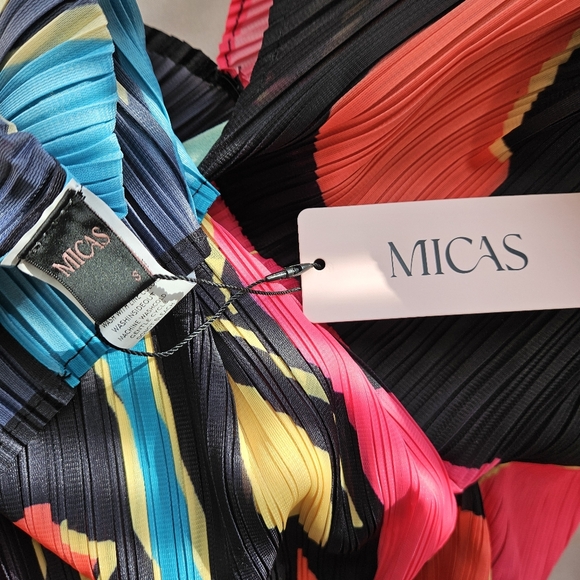 Batwinged Colorblock Fitted Pleated Dress By MICAS Size Small - Picture 3 of 4